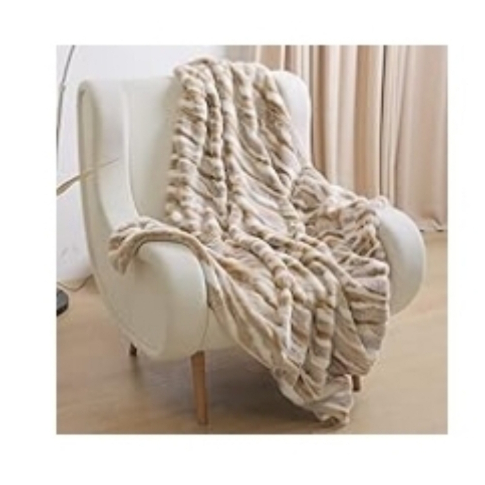 Snuggle Sac Plush Faux Fur Throw Blanket Warm & Cream Fuzzy Blanket with Marble